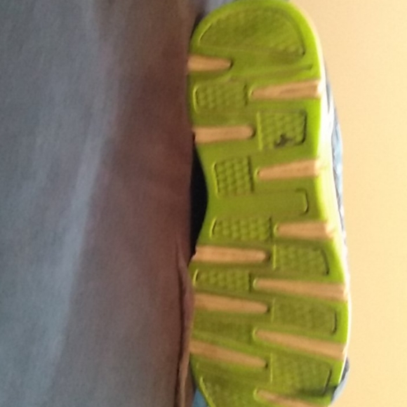 Shoes - Picture 5 of 5